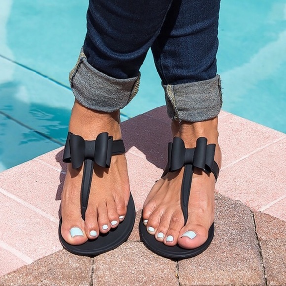 victoria adames jelly flats